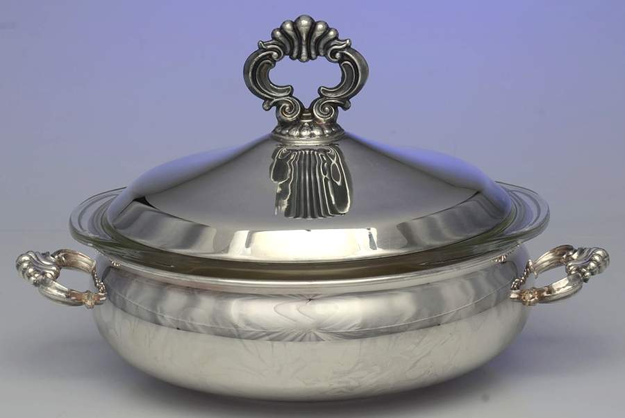 1543 (Silverplate, Hollowware) 3.5 Qt Round Covered Casserole w/Glass Liner by F B Rogers-1