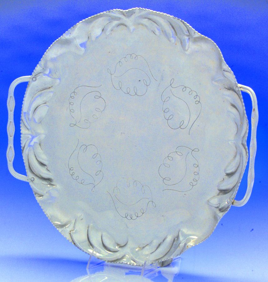 Aluminum Hollowware 15" Round Ruffled Edge Tray by Farber & Shlevin Inc-1