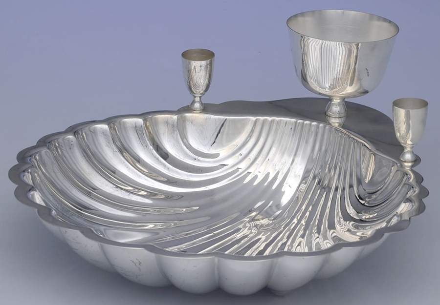1728 (Silverplate, Hollowware) Silverplate Shrimp Cocktail Shell Bowl by F B Rogers-1