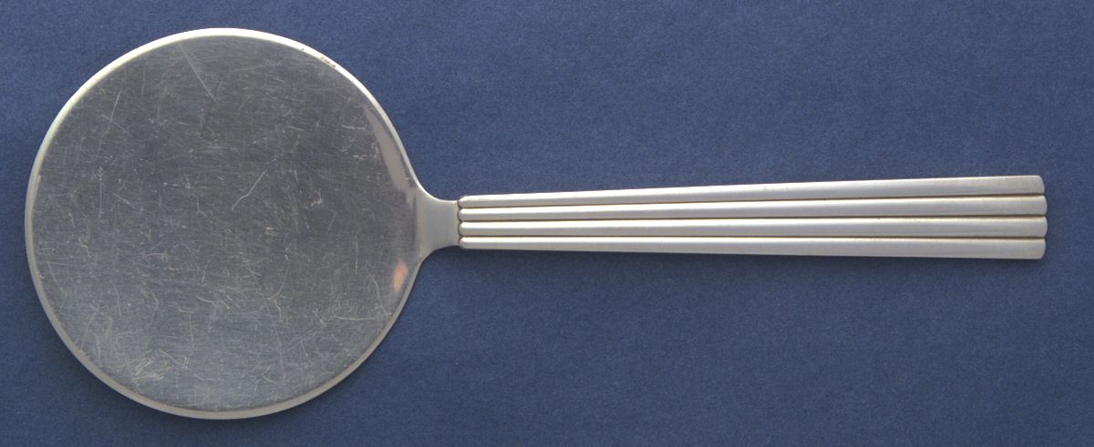 Bernadotte (Sterling, 1939) Solid Pastry Server by Georg Jensen (Denmark)-1