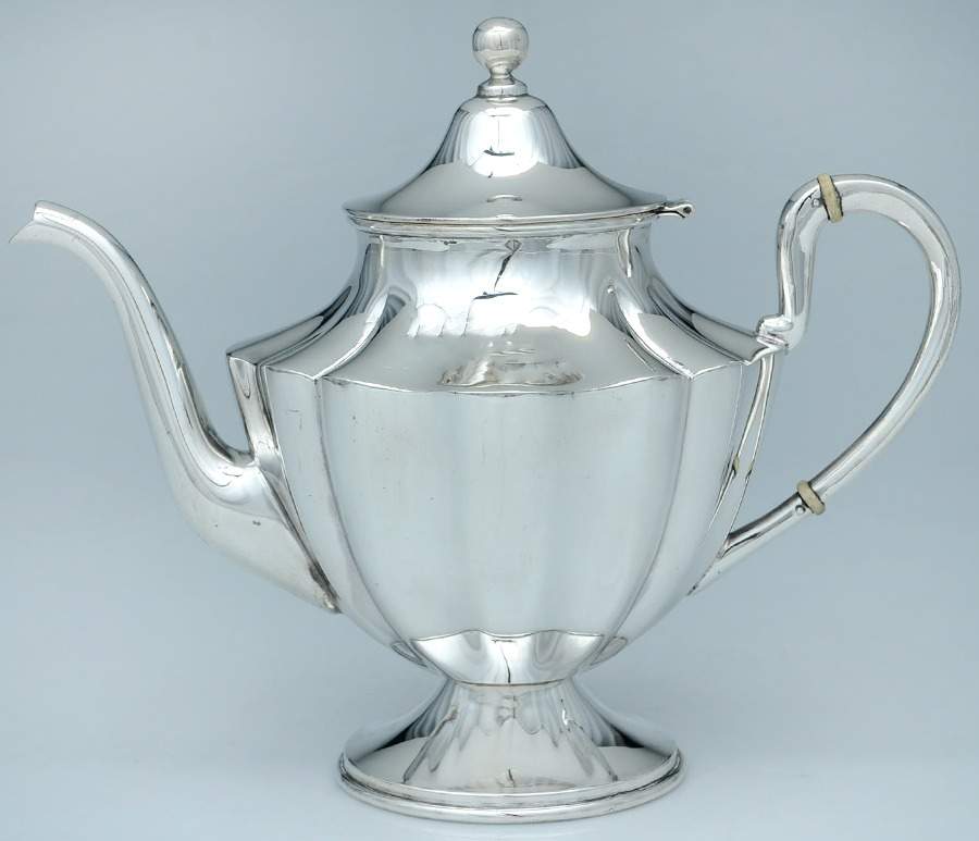 H0SH0S1 (Sterling, Hollowware) Teapot by Heather Silversmiths (Mexico)-1