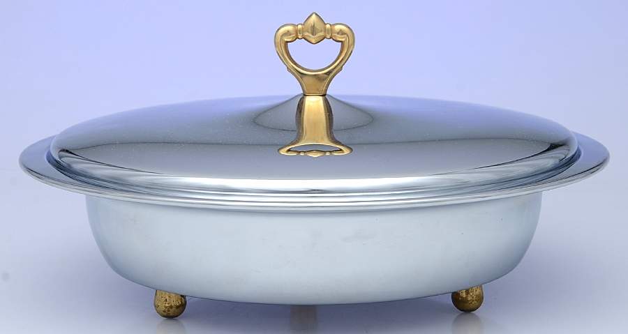 Aluminum Hollowware 3 Qt Round Covered Casserole W/Liner by Kromex-1