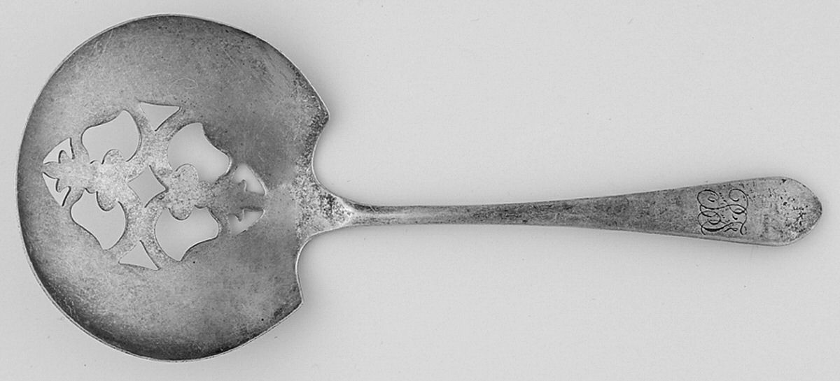 Early American-Plain (Sterling, 1926) Solid Bon Bon Spoon by Lunt Silver-1