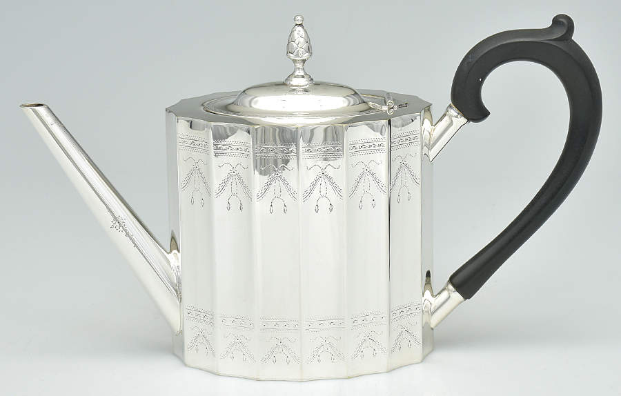 Paul Revere (Silverplate, Hollowware) Teapot by Lunt Silver-1