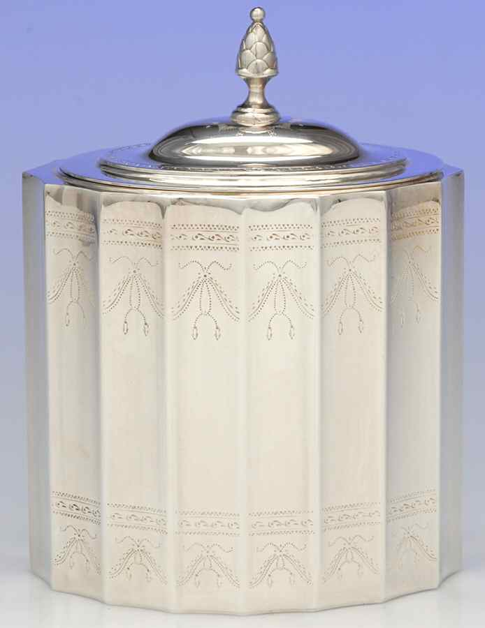 Paul Revere (Silverplate, Hollowware) Biscuit Box with Hinged Lid by Lunt Silver-1