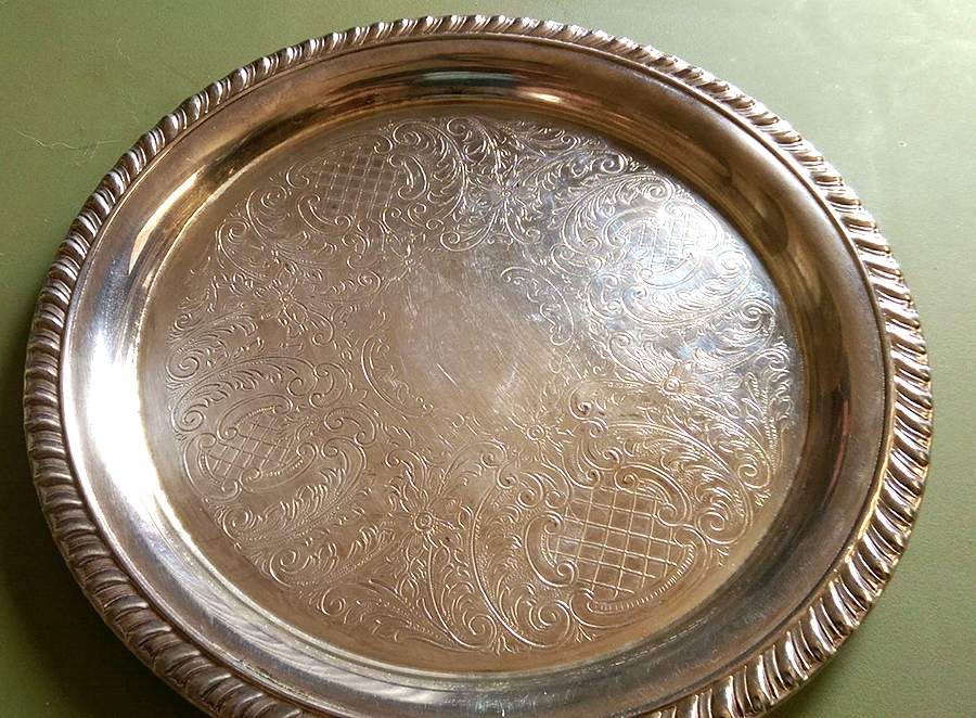 LEO15 (Silverplate, Hollowware) 8" Round Tray by Leonard Silver Mfg Co-1