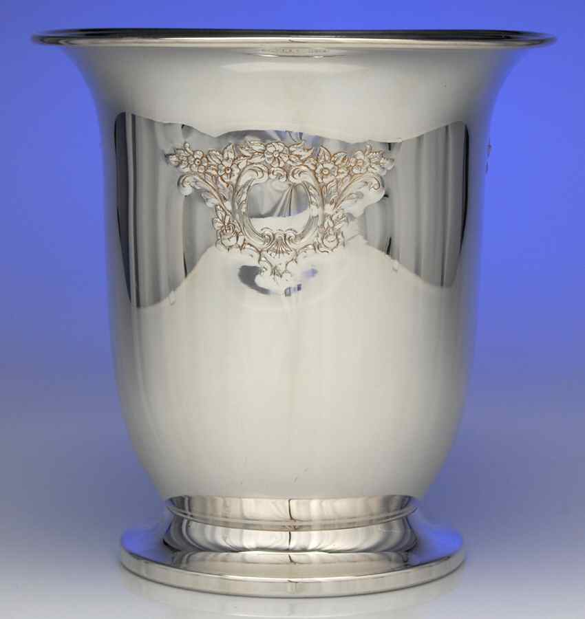 Castle Court (Silverplate, Hollowware) Wine Cooler by Oneida Silver-1