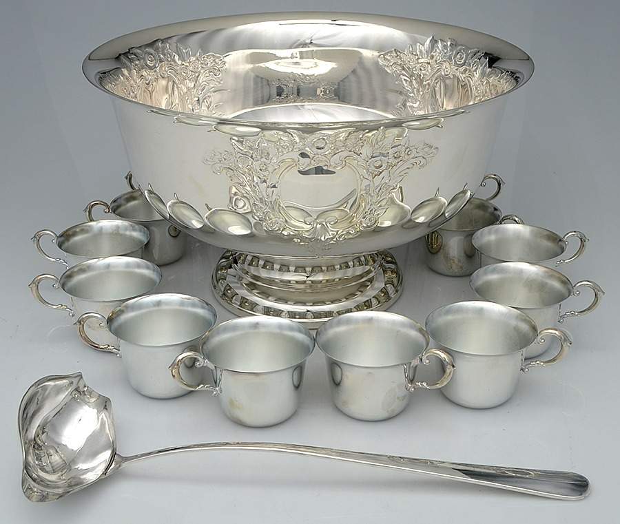 Castle Court (Silverplate, Hollowware) (14 Pc) Punch Set (Bowl, Ladle & 12 Cups) by Oneida Silver-1