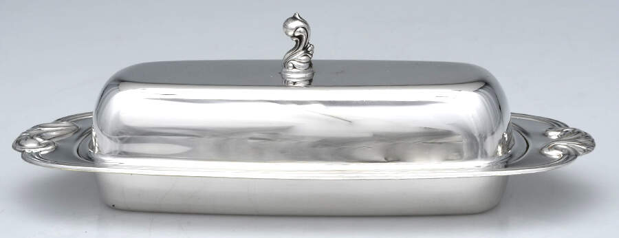 Silver Scroll (Hollowware, Silverplate) 1/4 Pound Covered Butter Dish by Oneida Silver-1