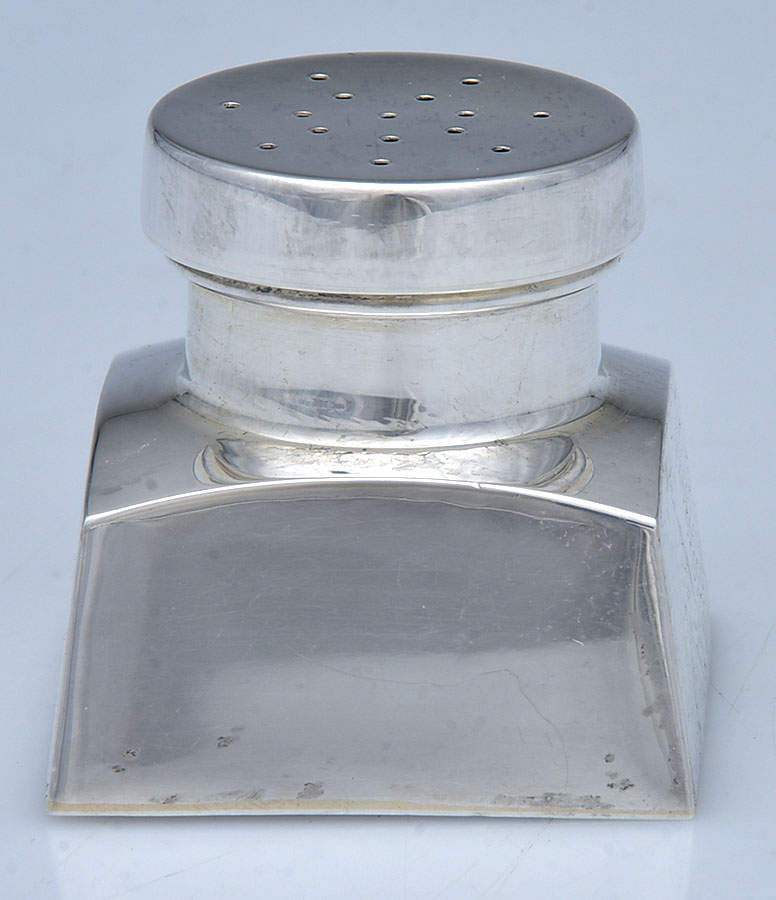 George Washington Reproduction (Strlg, Hlwr) Individual Salt Shaker by Plummer Limited-1