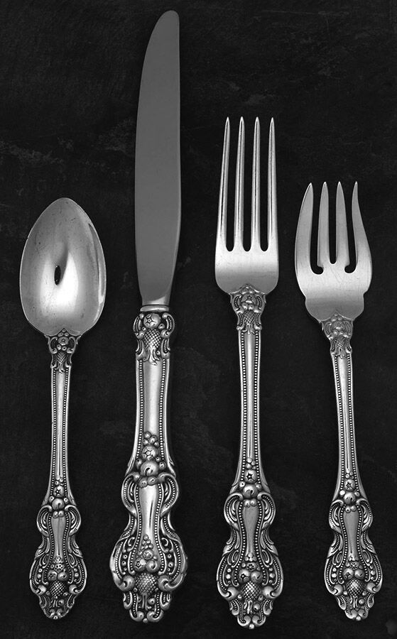 King Francis (Silverplate, 1975) 4 Piece Place Setting by Reed & Barton-1