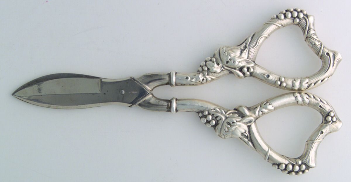 RWV1 (STERLING) Grape Shears with Hollow Handle by Roger Williams-1