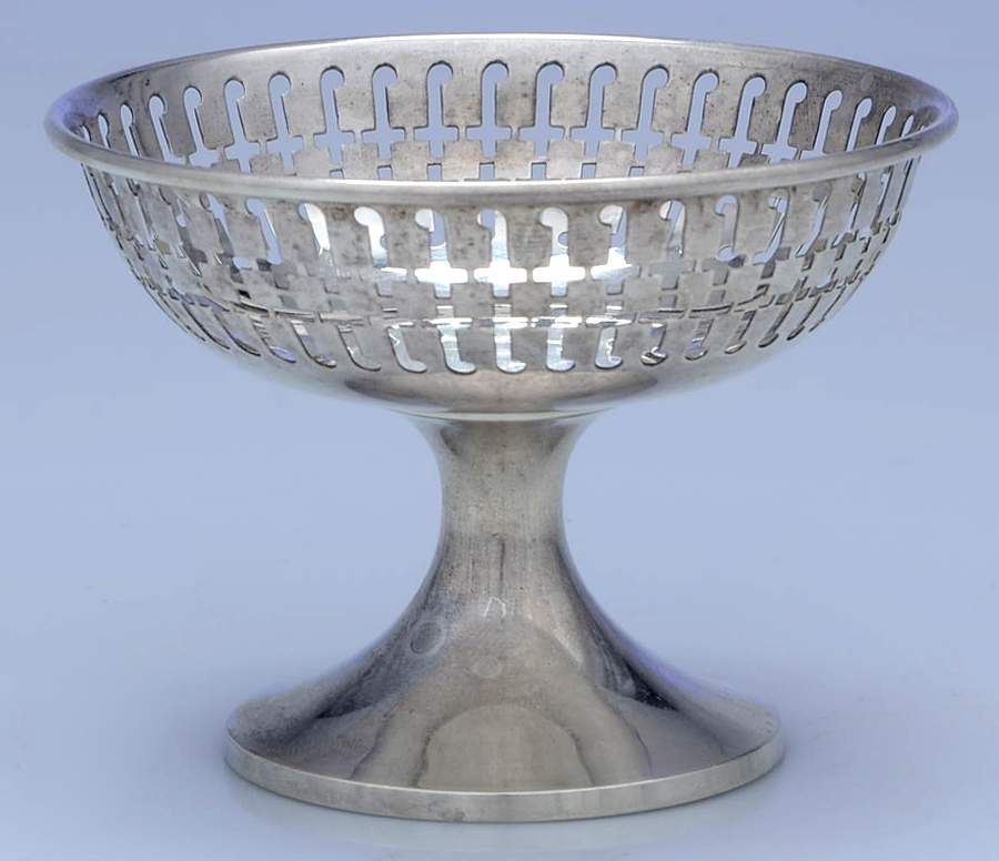 H116 (Sterling, Hollowware) Oyster Cocktail No Liner by Roger Williams-1