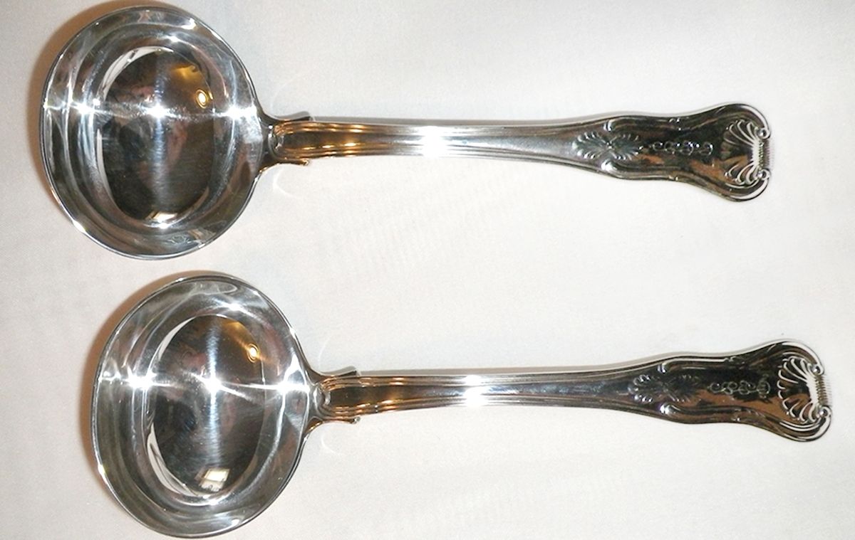 R4P2 (Sterling) Solid Gravy Ladle by Richard Poulden-1