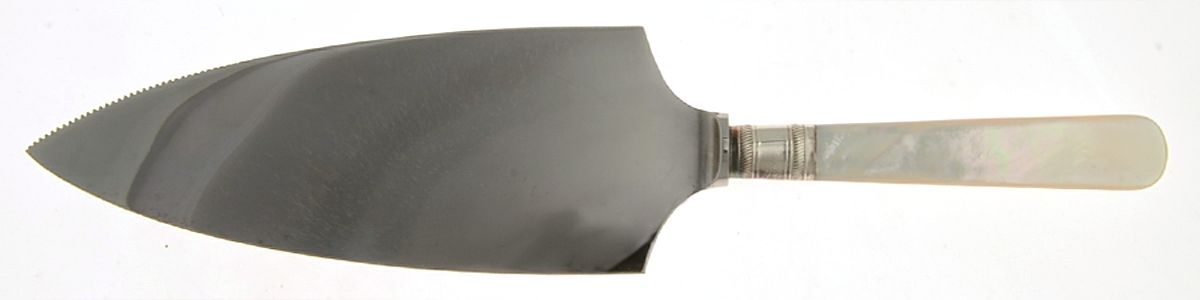 Victoria(Silverplate, Pearlhdl, Less Design Band) Pie Knife with Stainless Blade by Samuel Peace-1
