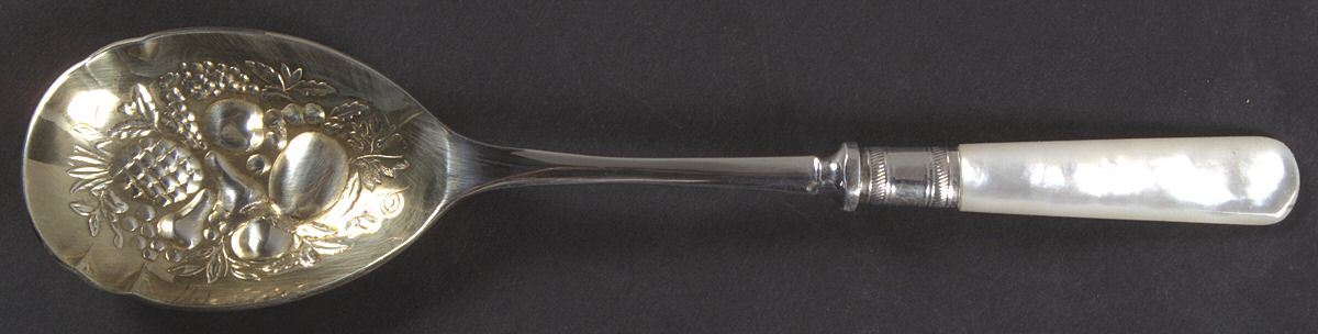 Victoria(Silverplate, Pearlhdl, Less Design Band) Solid Berry/Casserole Spoon w/ Raised Bowl by Samuel Peace-1