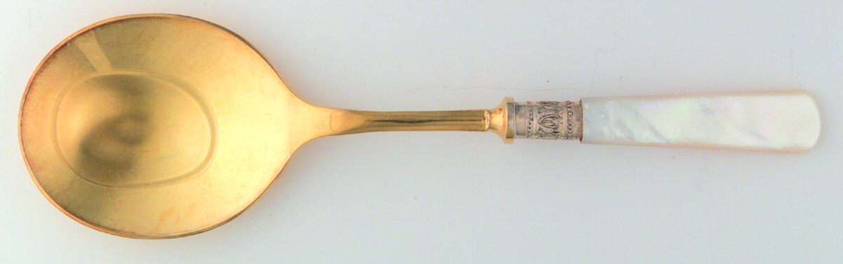 Victoria(Silverplate, Pearlhdl, More Design Band) Fruit Server with Stainless Bowl by Samuel Peace-1