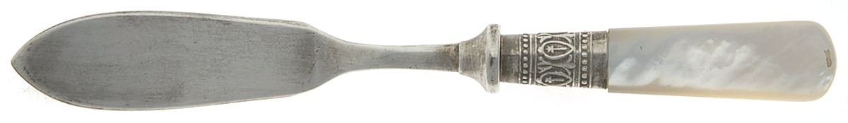 Victoria(Silverplate, Pearlhdl, More Design Band) Small Flat Handled Butter Spreader by Samuel Peace-1