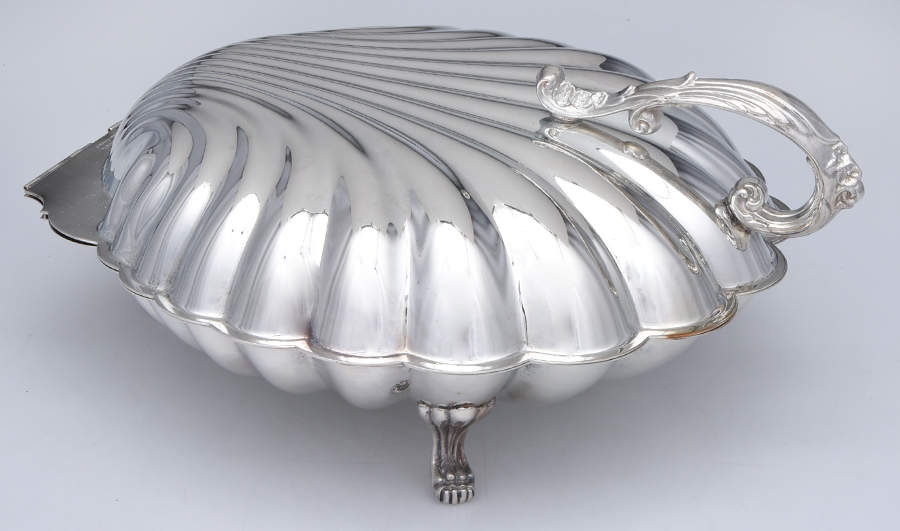 SHC10 (Silverplate, Hollowware) Shell Shape Centerpiece 3 Toed with Hinged Lid by Sheffield Silver Co (USA)-1