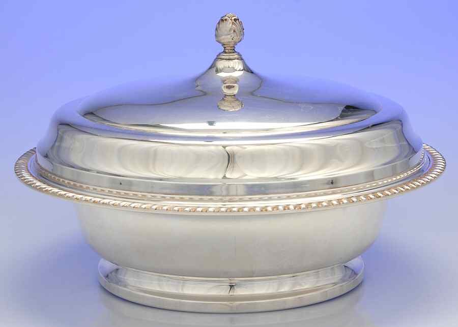 1133 (Silverplate, Hollowware) Round Covered Vegetable Bowl by Sheffield Silver Co (England)-1