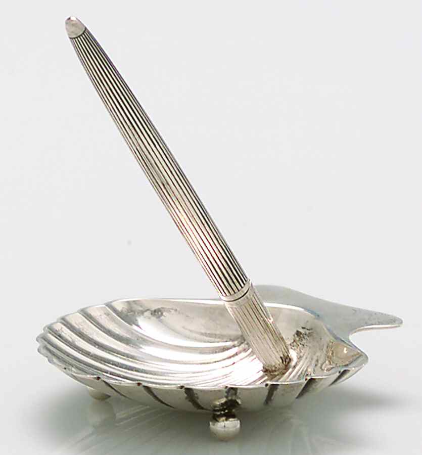 TIS52 (Sterling, Hollowware) Shell Shape Pen Holder with Pen by Tiffany & CO SILVER-1