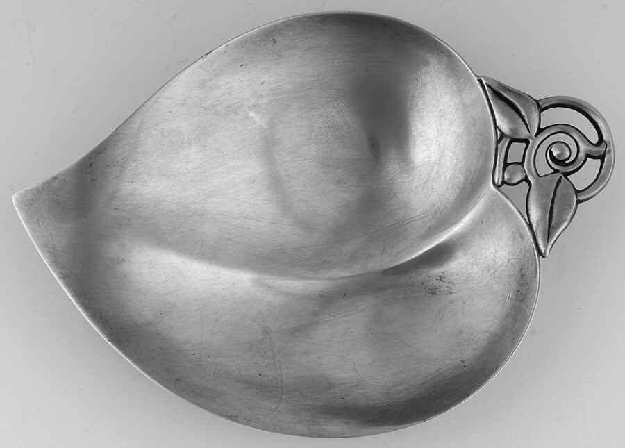 22886 (Sterling, Hollowware) 6" Heart Shape Bowl by Tiffany & CO SILVER-1