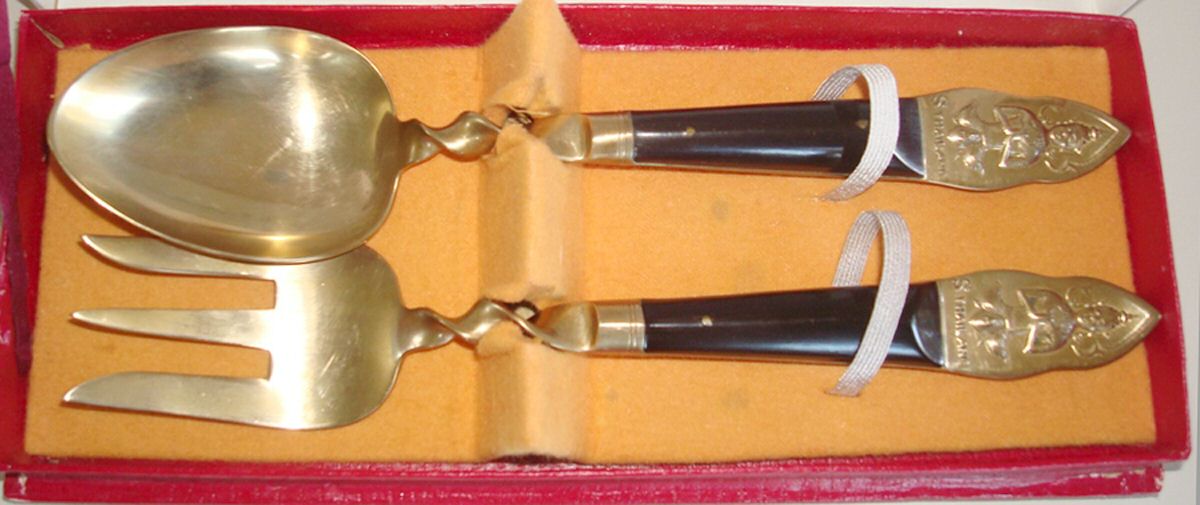 S261 (Bronzeware) Large Solid Cold Meat Serving Fork by S. Samran-1