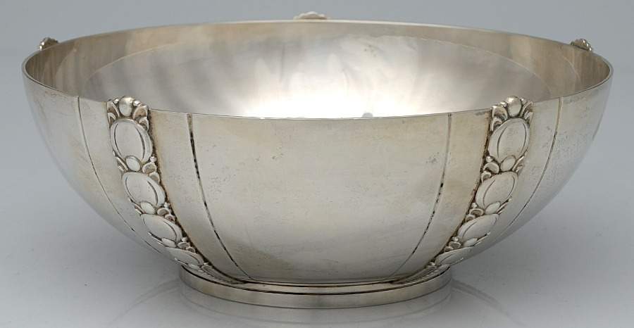 Tomato (Sterling, Hollowware) 9" Round Vegetable Bowl by Tiffany & CO SILVER-1