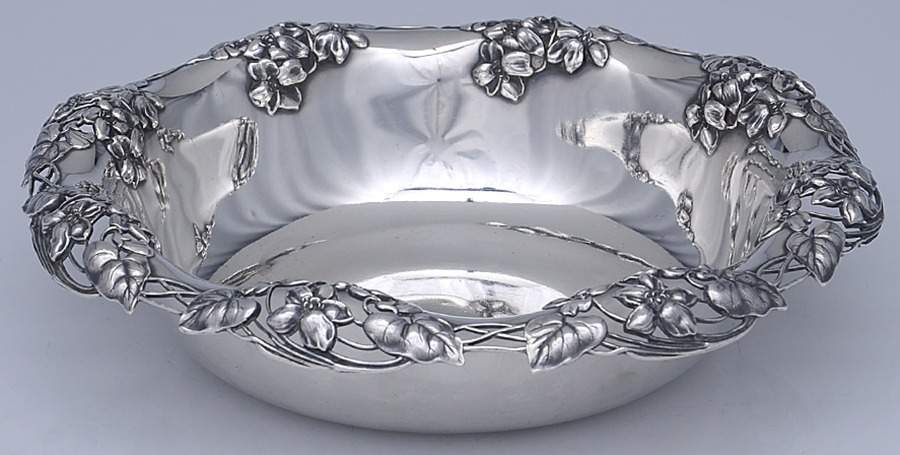 15646 (Sterling, Hollowware) 11" Round Vegetable by Tiffany & CO SILVER-1