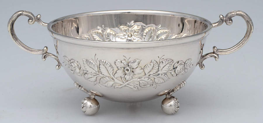 TIS15 (Sterling, Hollowware) 5" 3-Toed Bon Bon by Tiffany & CO SILVER-1