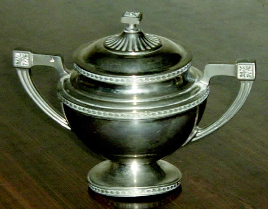 9189 (Silverplate, Hollowware) Sugar Bowl & Lid by Universal Silver-1