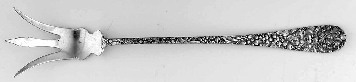 UNF881 (Sterling) Large Lettuce Serving Fork by Unknown Mfg Silver-1