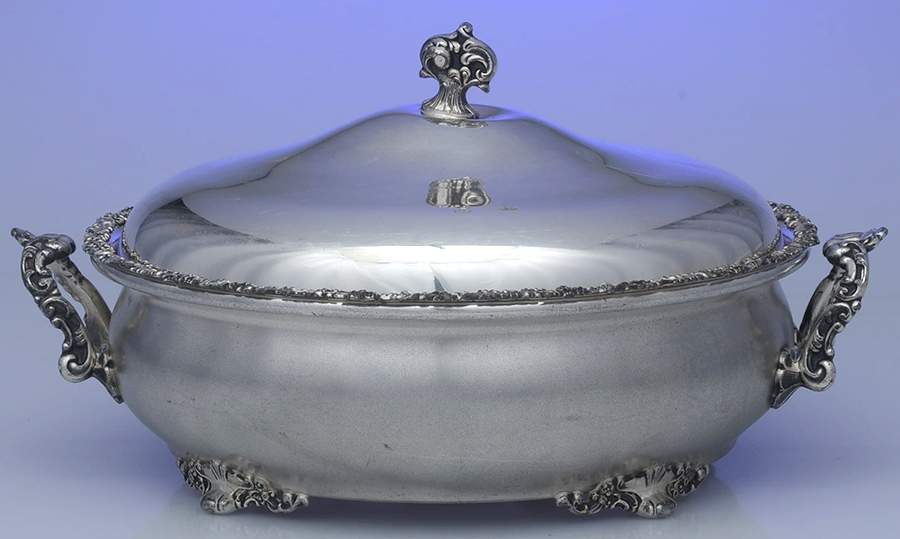 3007 (Silverplate, Hollowware) Silverplate Round Covered Casserole by Van Bergh-1
