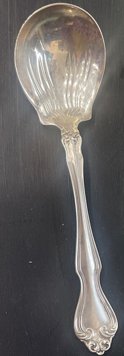 George & Martha Washington (Sterling, 1940) Small Solid Berry/Casserole Spoon by Westmorland Silver-1
