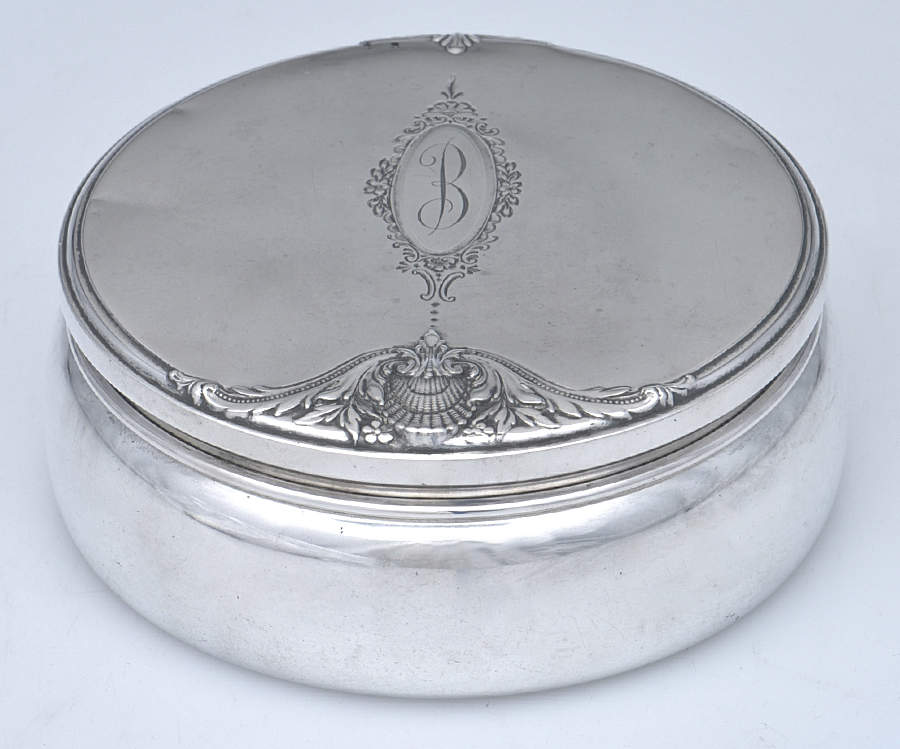 Sir Christopher (Strl, Hlwr, 4800-1, Hand Chased) Puff Box & Lid by Wallace Silver-1