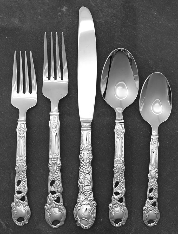 Grapevine (Stainless) 5 Piece Place Setting by Wallace Silver-1