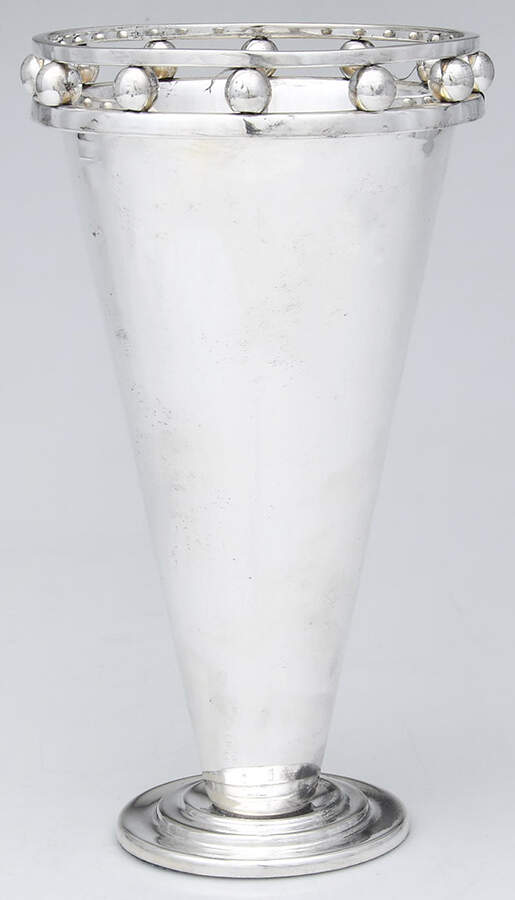 CG81 (Silverplate, Hollowware) 9" Vase by Creative Gift International-1