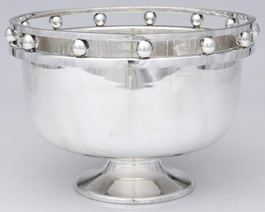 CG81 (Silverplate, Hollowware) 9" Round Footed Centerpiece by Creative Gift International-1