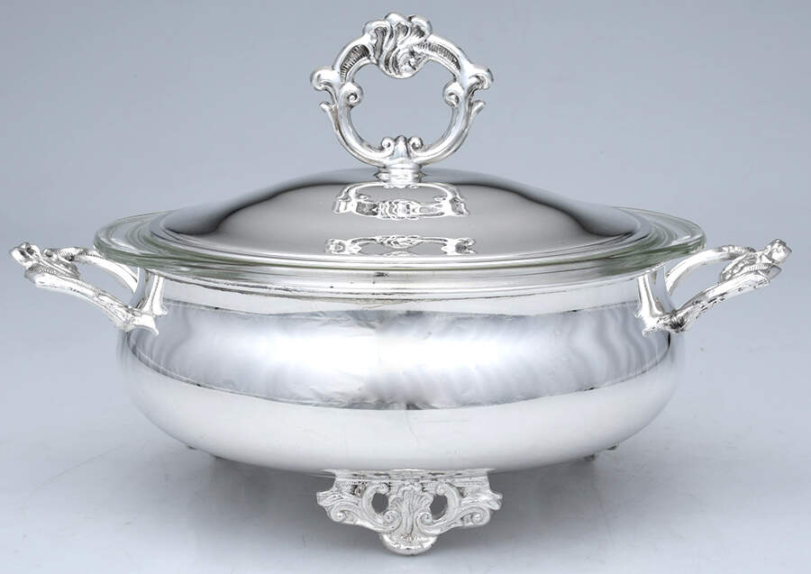 Silverplate Hollowware 1.5 Qt Round Covered Casserole W/Glass Liner by Eton Silver-1