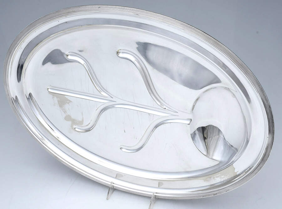 35749 (Silverplate, Hollowware) 20" 4 Toed Meat Platter with Well by Elkington-1