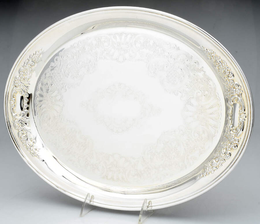 Castle Court (Silverplate, Hollowware) 16" Oval Serving Platter by Oneida Silver-1