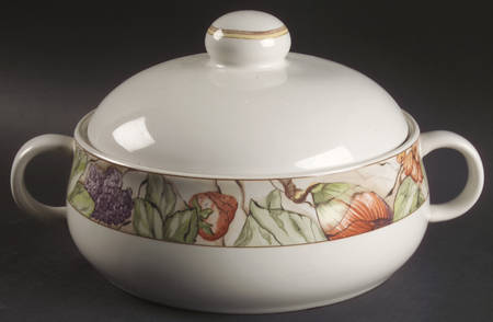 Pompeii Fruit 2 Qt Round Covered Casserole