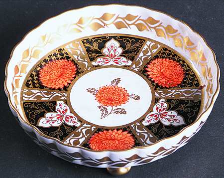 Chrysanthemum Footed Nut Dish