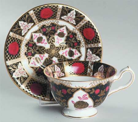 Chrysanthemum Footed Cup & Saucer Set