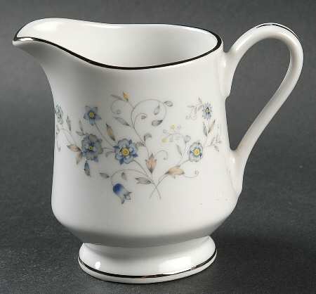 Chantilly Creamer