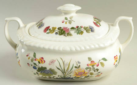 Country Meadow Oval Covered Vegetable
