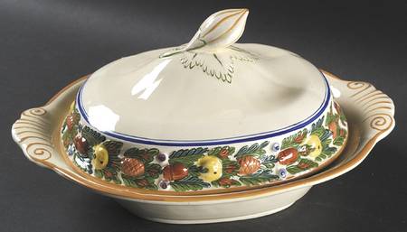Della Robia Multicolor on Cream Oval Covered Vegetable