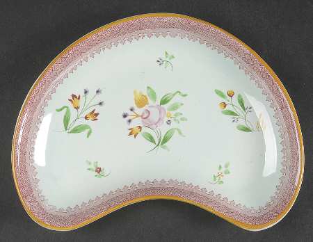 Lowestoft (Older Backstamp) Crescent Salad Plate
