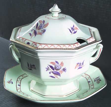Regent Tureen & Lid w/Underplate