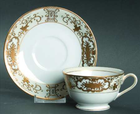 Majestic Footed Cup & Saucer Set